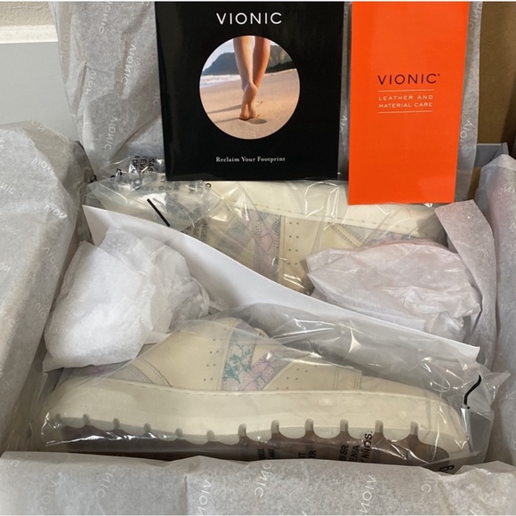 Vionic
Simasa
Women's
Sneaker with
Orthotic Support size 10M - Picture 3 of 4